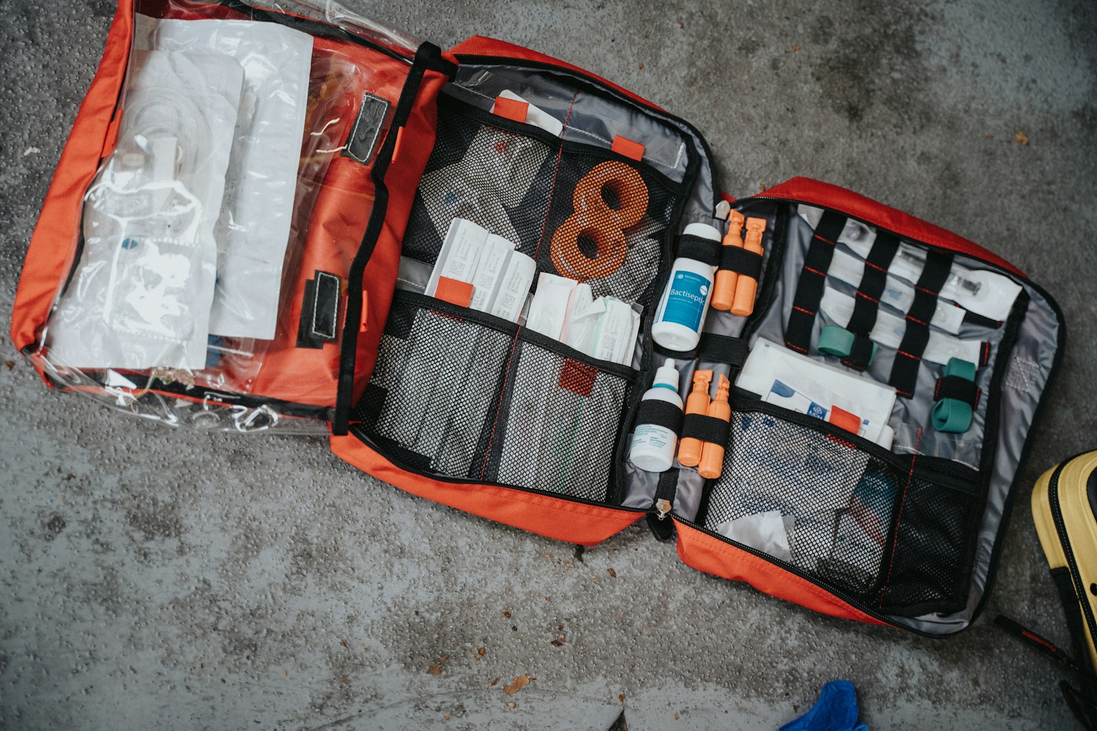 ¿Qué debe incluir tu botiquín de emergencia para el bugout?